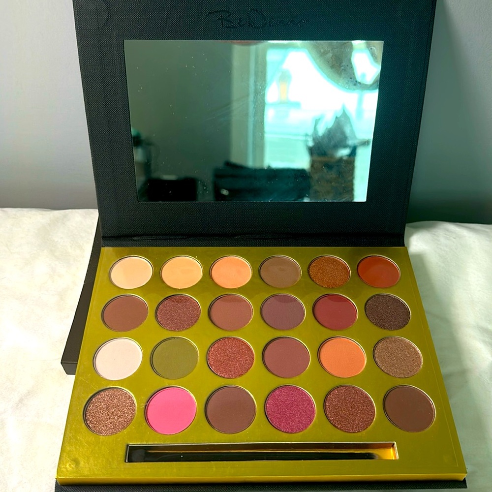 Boden Eyeshadow Palette - Multi-Color